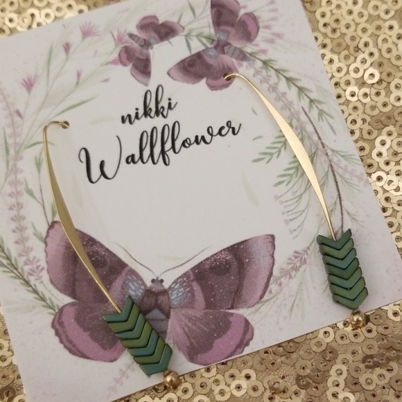 *Indra* arrow Boho Earrings - Picture 3 of 3